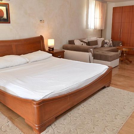 Apartment And Rooms In Club Indija Exterior photo
