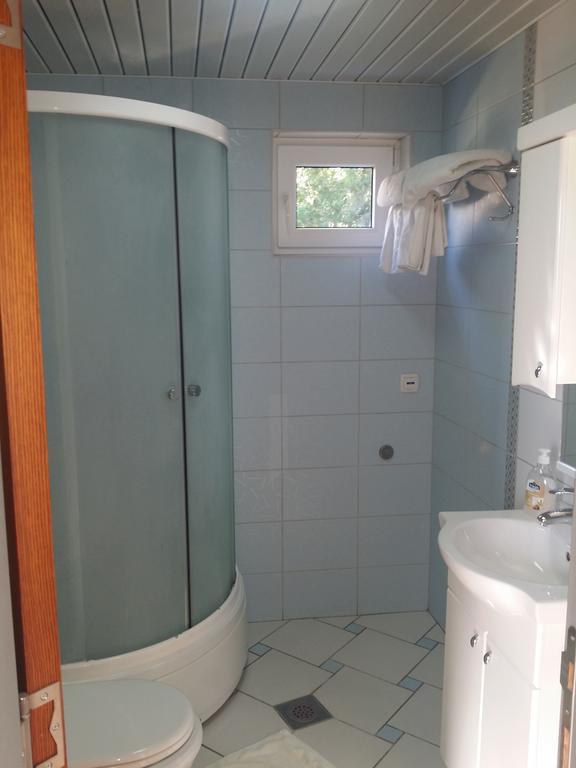 Apartment And Rooms In Club Indija Room photo