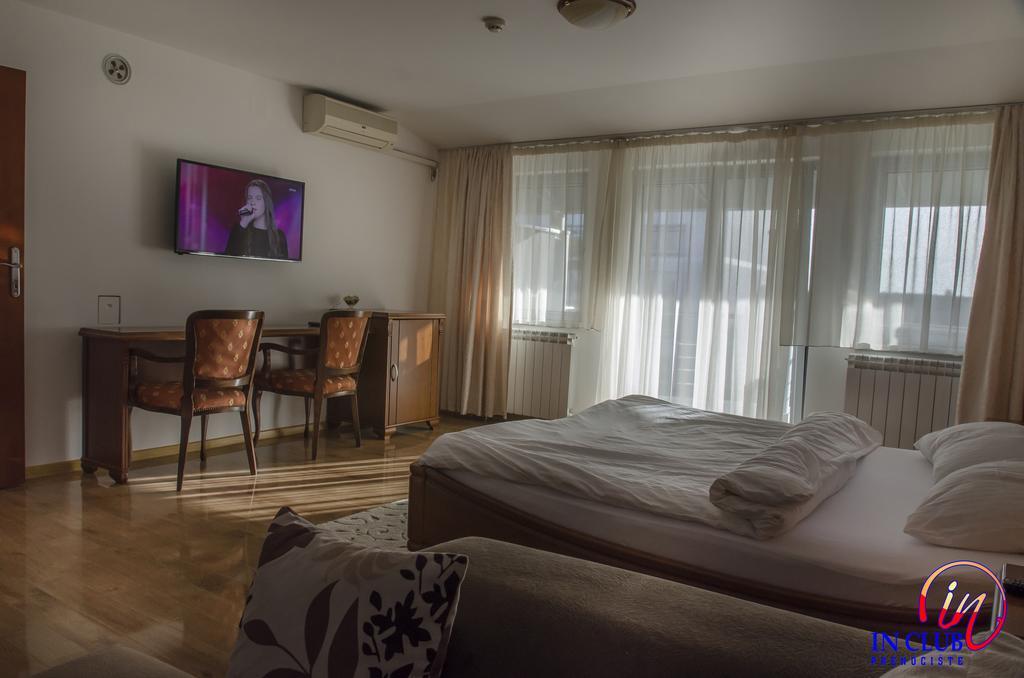 Apartment And Rooms In Club Indija Exterior photo