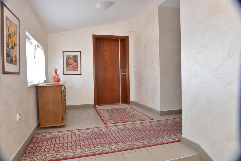 Apartment And Rooms In Club Indija Exterior photo